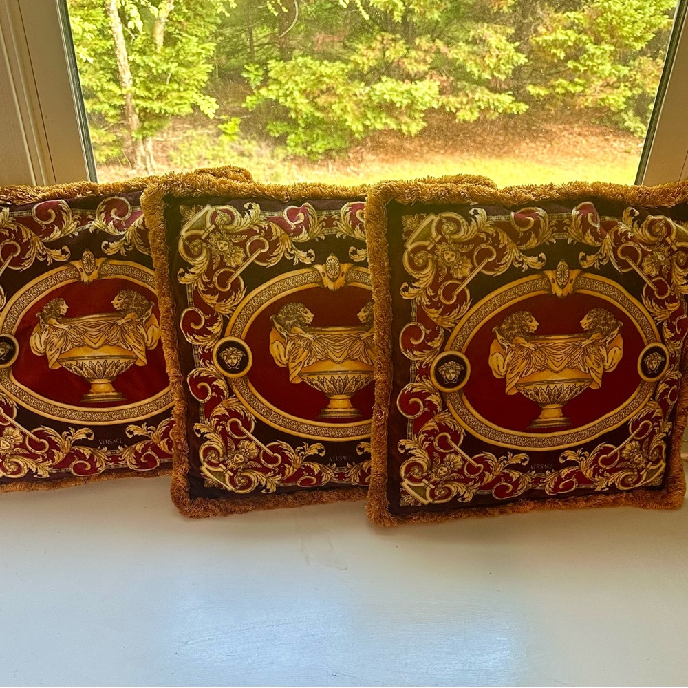🔥Versace Barocco Reversible Pillows🔥
